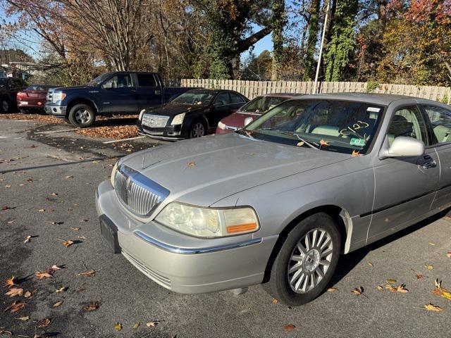 2004 Lincoln Town Car