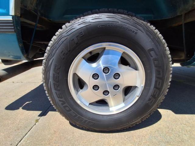 Photo of 1995 Green Chevrolet 1500
