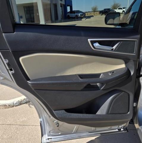 Photo of 2024 Silver Ford Edge
