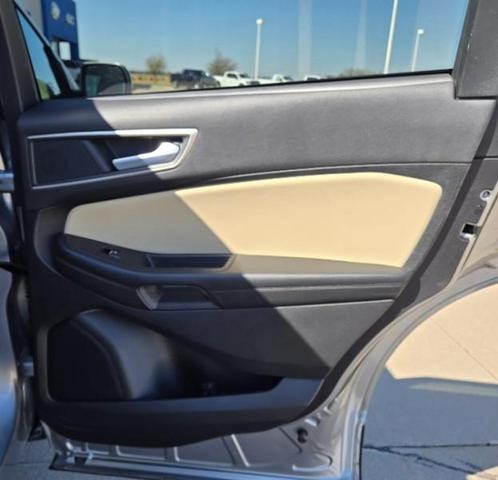 Photo of 2024 Silver Ford Edge