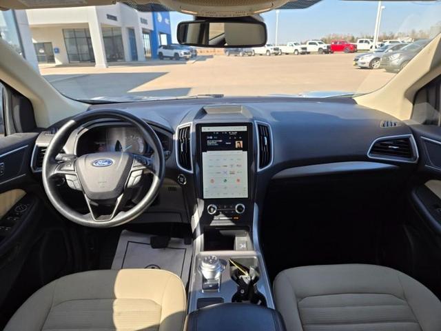 Photo of 2024 Silver Ford Edge