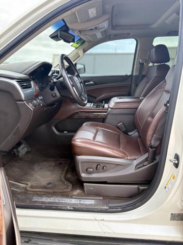Photo of 2015 Off White Chevrolet Tahoe