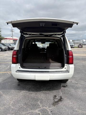 Photo of 2015 Off White Chevrolet Tahoe