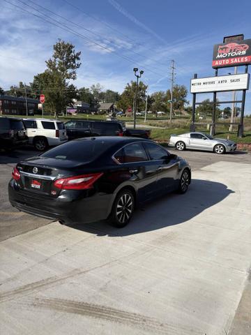 Photo of 2017 Black Nissan Altima