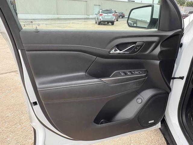 Photo of 2019 White GMC Acadia