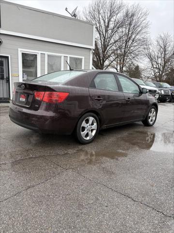 Photo of 2010 Burgundy Kia Forte