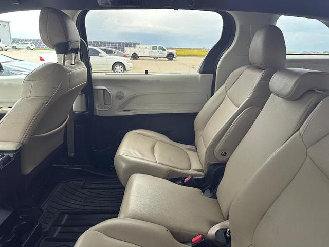 Photo of 2022 Green Toyota Sienna