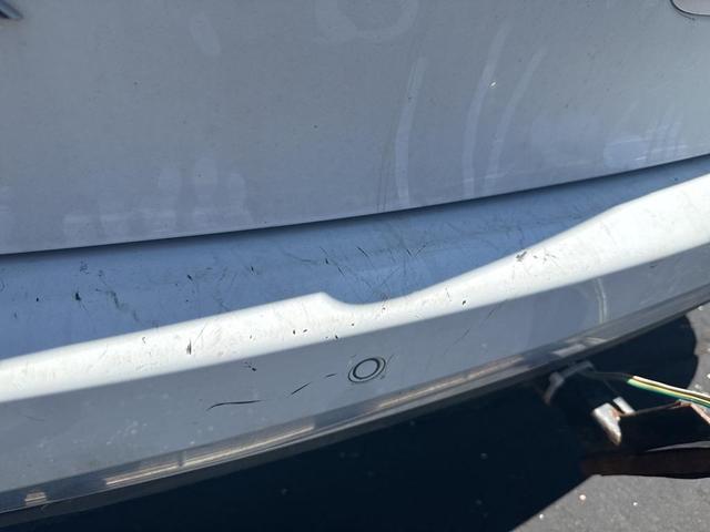 Photo of 2018 Bright White Clearcoat Chrysler Pacifica