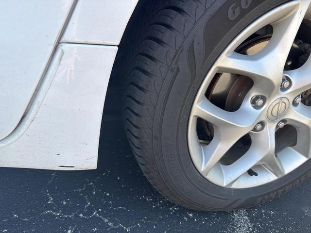 Photo of 2018 Bright White Clearcoat Chrysler Pacifica