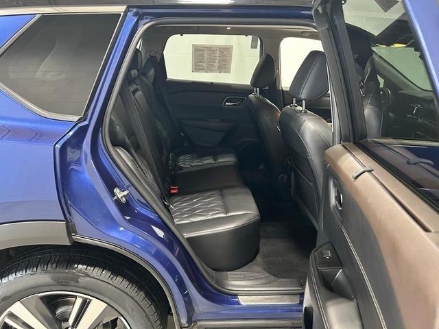 Photo of 2021 Blue / Black Nissan Rogue