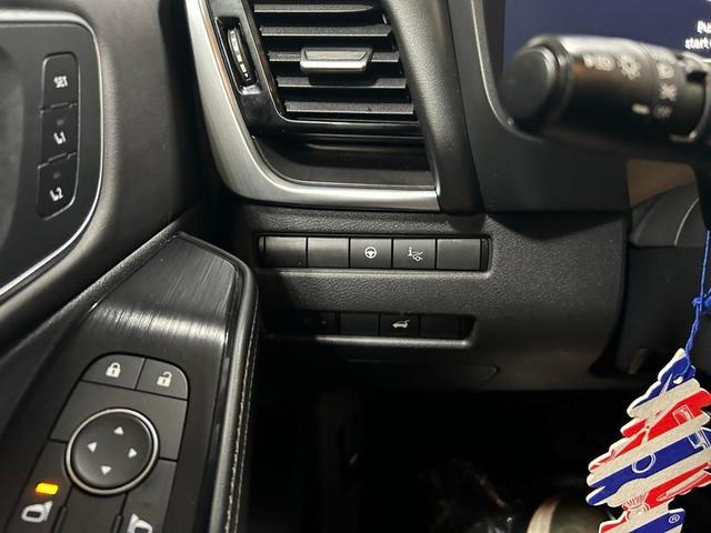 Photo of 2021 Blue / Black Nissan Rogue