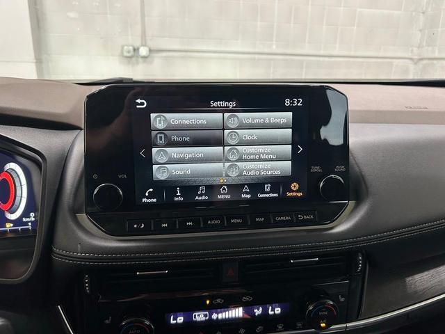 Photo of 2021 Blue / Black Nissan Rogue