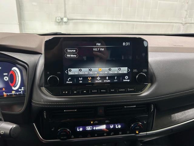 Photo of 2021 Blue / Black Nissan Rogue