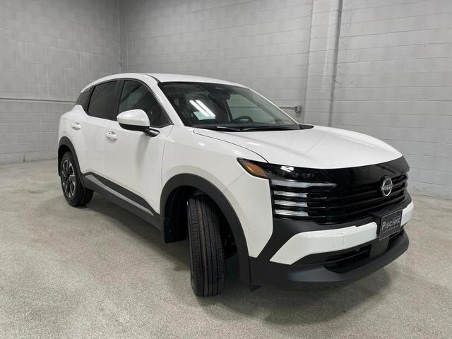 Photo of 2025 Aspen White Tri Nissan Kicks