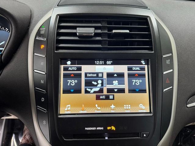 Photo of 2017 Burgundy Lincoln MKC