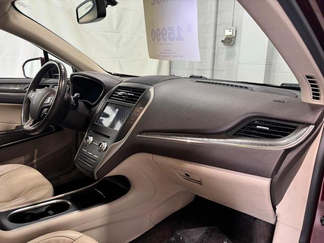 Photo of 2017 Burgundy Lincoln MKC