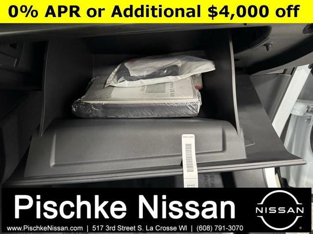 Photo of 2025 Everest White P Nissan Murano
