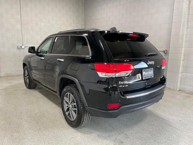 Photo of 2018 Diamond Black Jeep Grand Cherokee