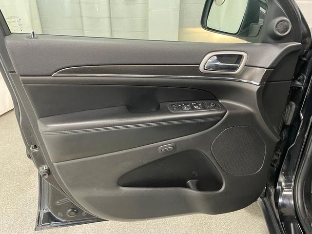 Photo of 2018 Diamond Black Jeep Grand Cherokee