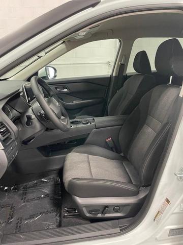 Photo of 2025 Everest White P Nissan Rogue