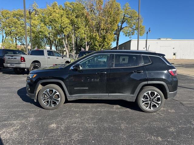 Photo of 2022 Diamond Black Jeep Compass