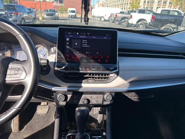 Photo of 2022 Diamond Black Jeep Compass