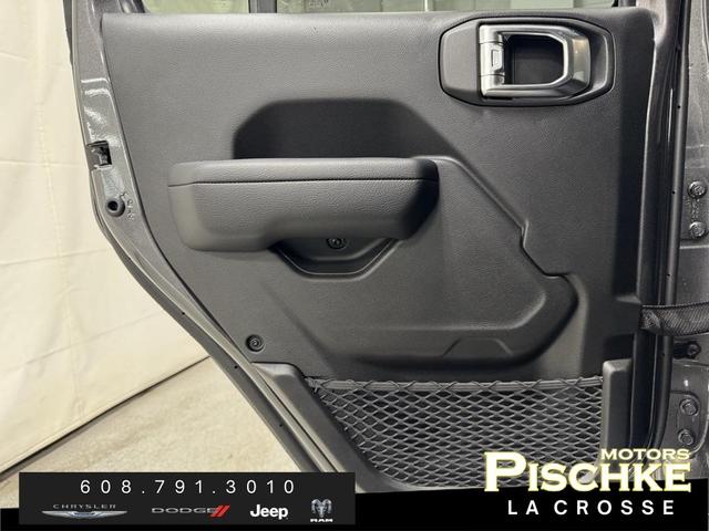 Photo of 2025 Granite Crystal Clearcoat Metallic Jeep Gladiator