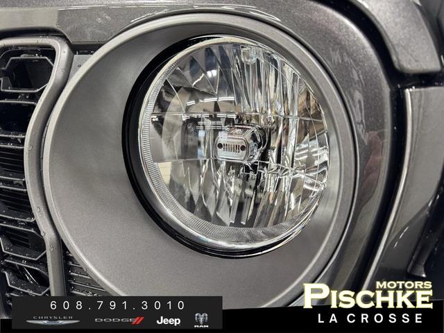 Photo of 2025 Granite Crystal Clearcoat Metallic Jeep Gladiator