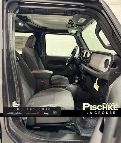 Photo of 2025 Granite Crystal Clearcoat Metallic Jeep Gladiator