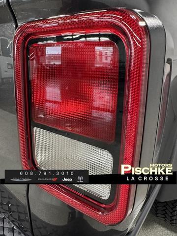 Photo of 2025 Granite Crystal Clearcoat Metallic Jeep Gladiator