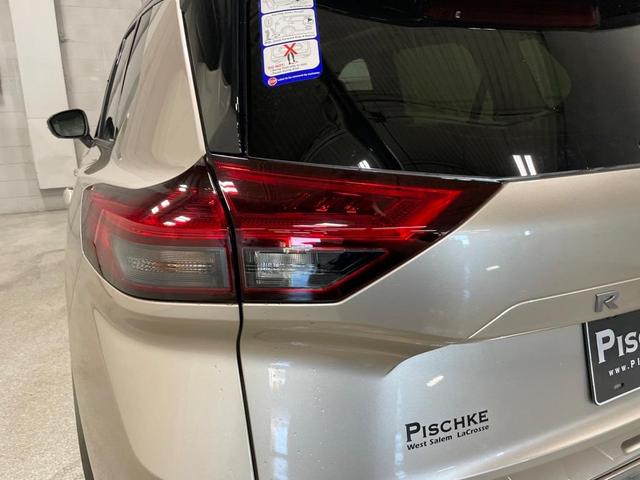 Photo of 2025 2t Chpn Blk Roo Nissan Rogue