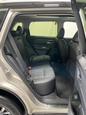 Photo of 2025 2t Chpn Blk Roo Nissan Rogue