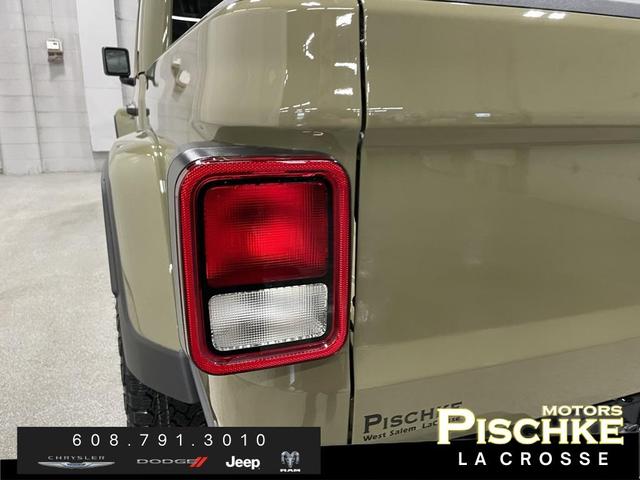 Photo of 2025 Nighthawk Black Jeep Gladiator