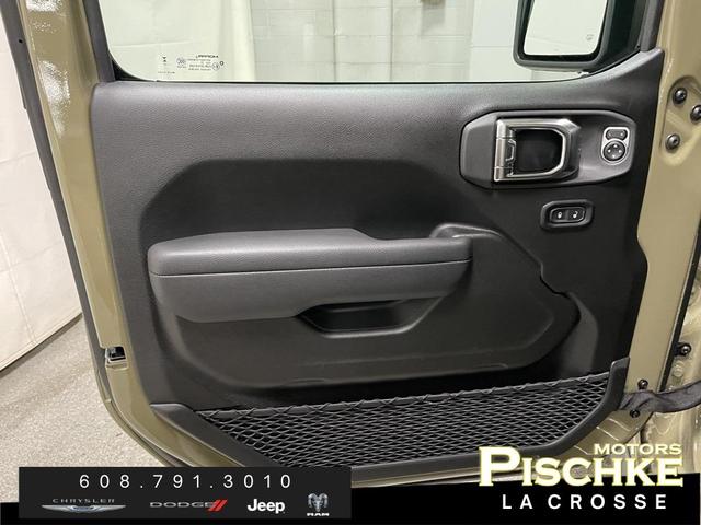 Photo of 2025 Nighthawk Black Jeep Gladiator