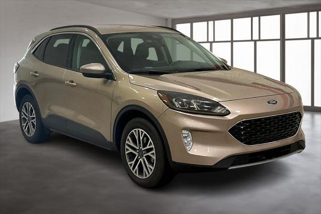 Photo of 2021 Desert Gold Metallic Ford Escape