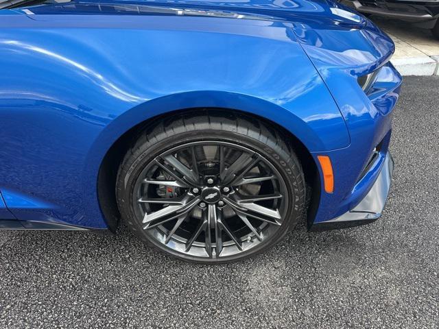 Photo of 2018 Hyper Blue Metallic Chevrolet Camaro