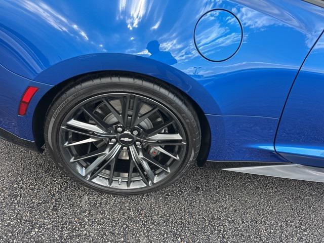Photo of 2018 Hyper Blue Metallic Chevrolet Camaro