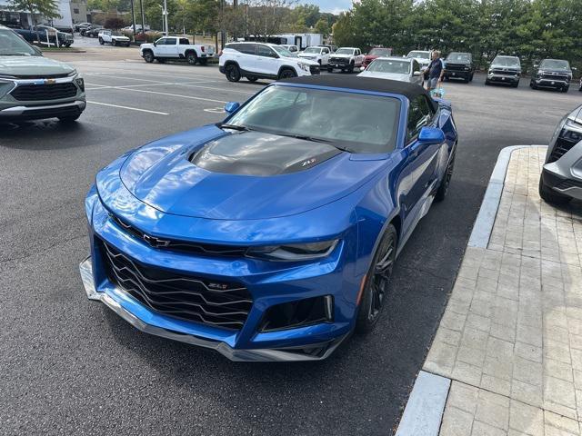 Photo of 2018 Hyper Blue Metallic Chevrolet Camaro
