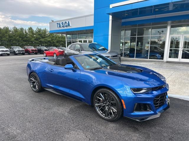 Photo of 2018 Hyper Blue Metallic Chevrolet Camaro