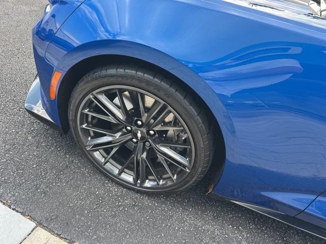Photo of 2018 Hyper Blue Metallic Chevrolet Camaro