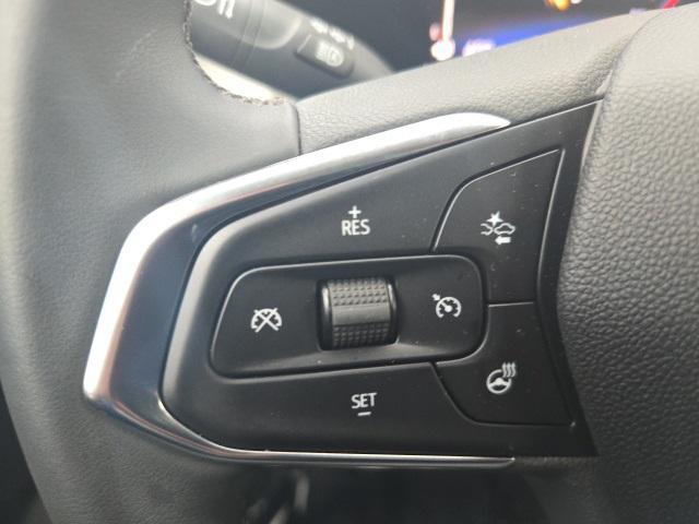 Photo of 2025 Summit White Chevrolet Trailblazer