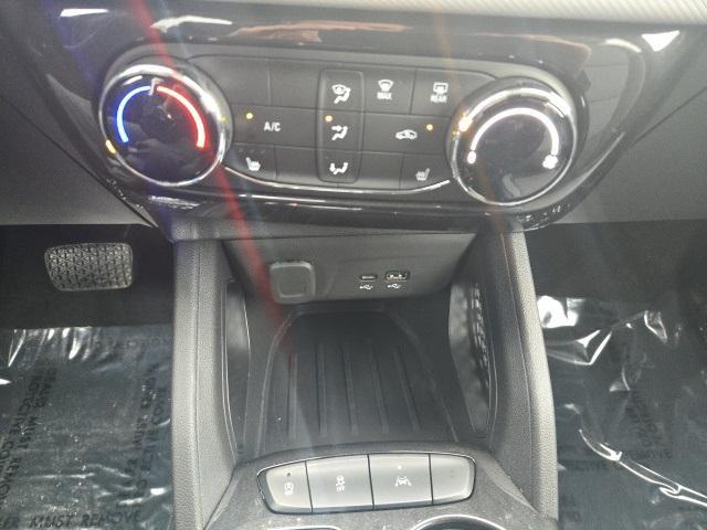 Photo of 2025 Summit White Chevrolet Trailblazer