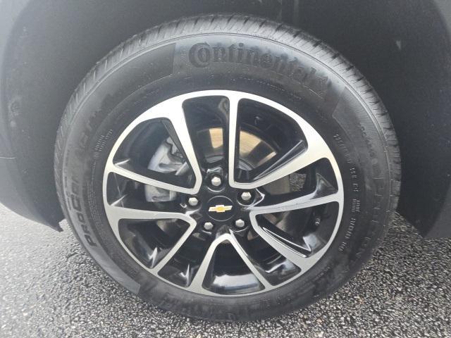 Photo of 2025 Summit White Chevrolet Trailblazer