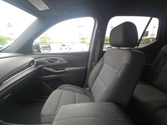 Photo of 2023 Mosaic Black Metallic Chevrolet Traverse