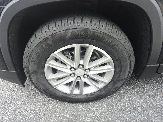 Photo of 2023 Mosaic Black Metallic Chevrolet Traverse