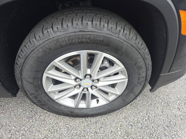Photo of 2023 Mosaic Black Metallic Chevrolet Traverse