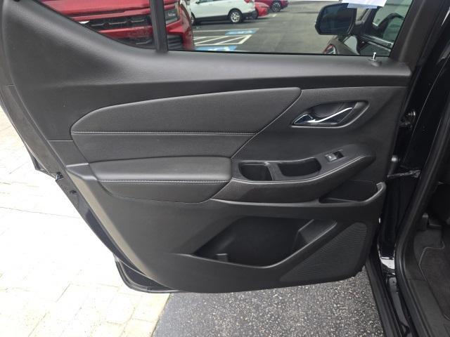 Photo of 2023 Mosaic Black Metallic Chevrolet Traverse