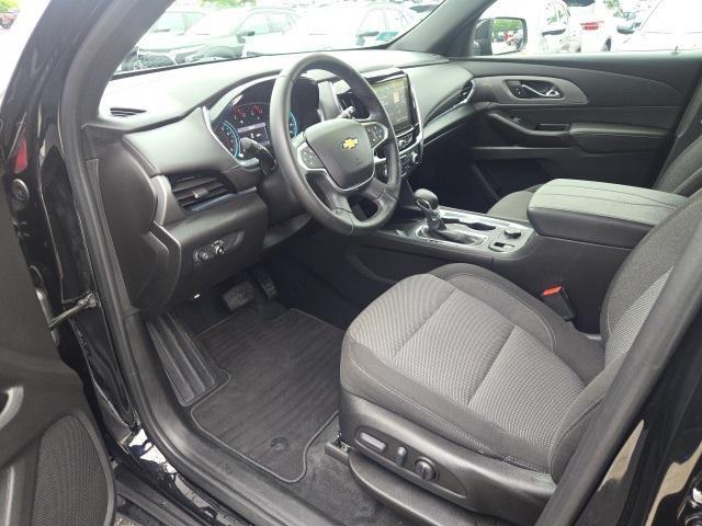 Photo of 2023 Mosaic Black Metallic Chevrolet Traverse