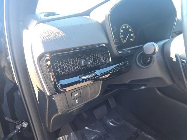 Photo of 2024 Black Honda CR-V Hybrid