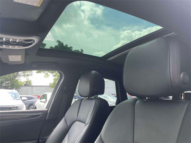 Photo of 2022 Jet Black Metallic Porsche Macan